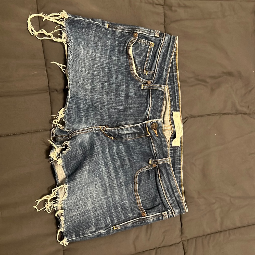Abercrombie & Fitch Cut Off Shorts a lil to short for me